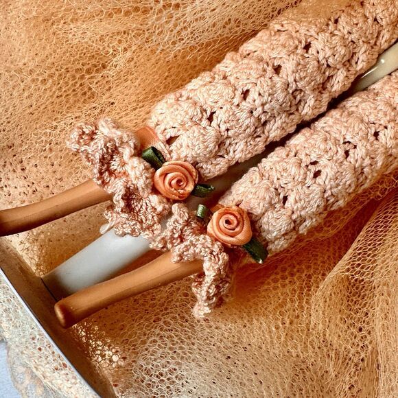 Vintage Barbie Doll Handmade Lace Crochet Gown Hat Stand Display Piece - Picture 4 of 6